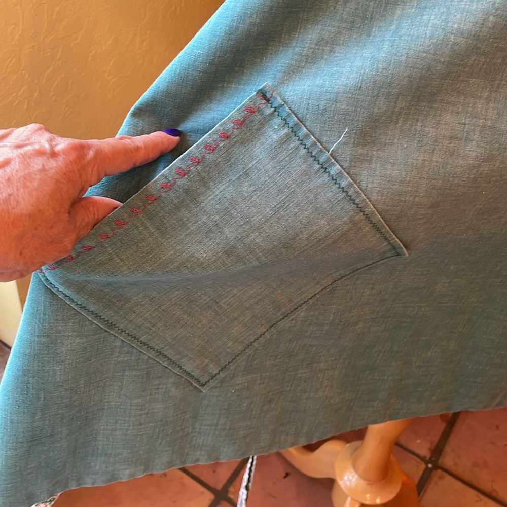 Apron - Picture 2 of 6